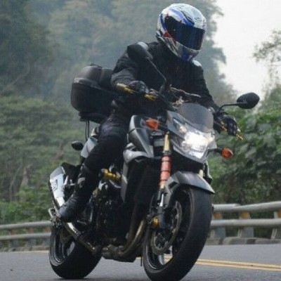 我看見常威在打來福